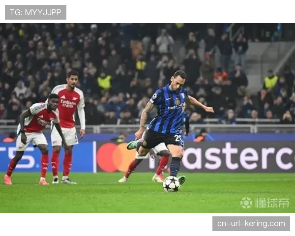 国米球员恰尔汗奥卢点射破门，社媒发文鼓励球队